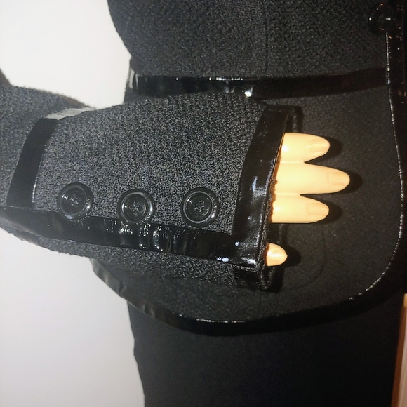 STUNNING ESCADA 8 BLACK BOUCLE LAMBSKIN PATENT LEATHER SIGN BUTTONS SKIRT SUIT - Picture 2 of 16